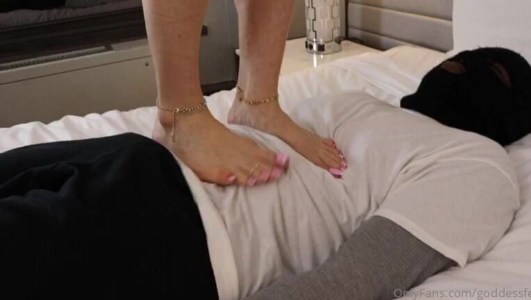 Goddessfendi 1305987595 11 21 2020 How Pathetic He Likes Being Trampled And He Can T Even Handle This Light Trample Who Can