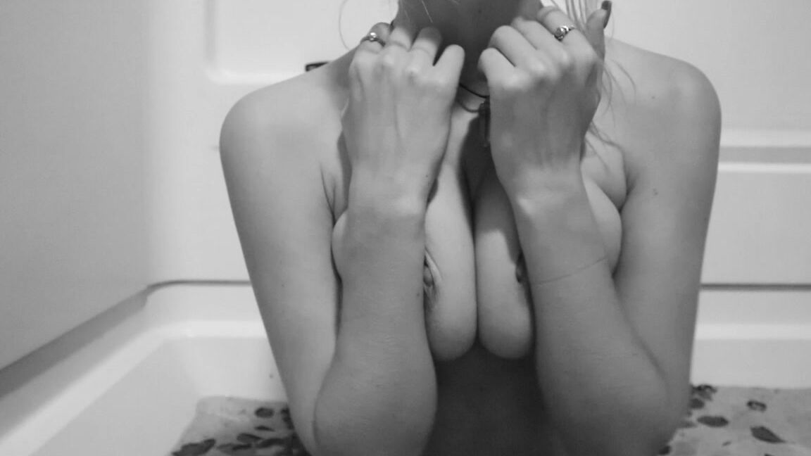 Bathtub Fetish, Blonde, Black & White, All Natural lilyivy bampw bath tease ManyVids