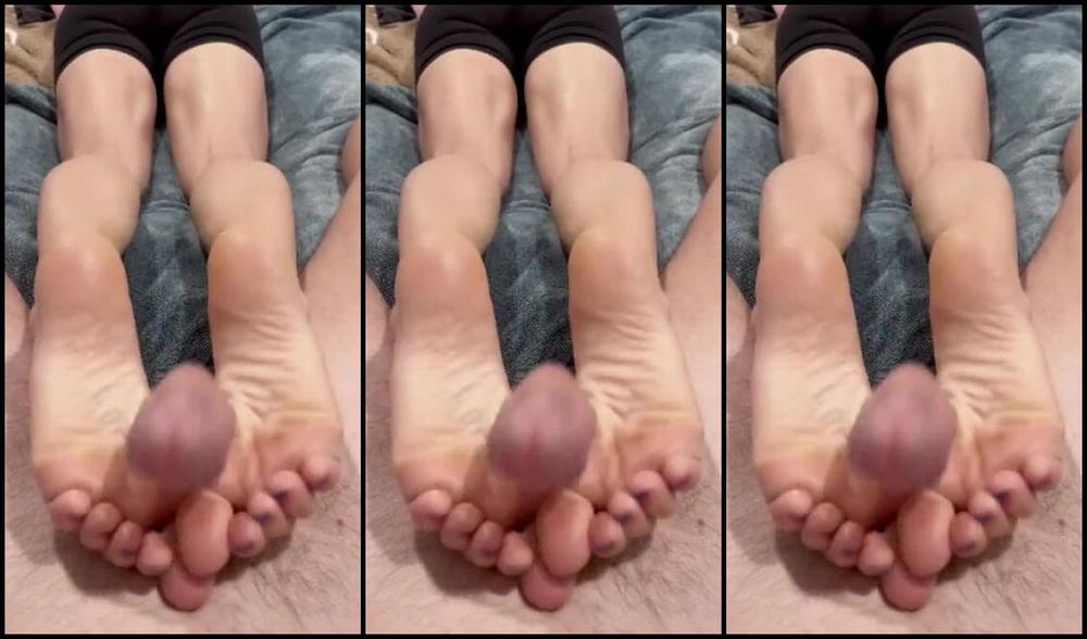 Brooke Jones Nicknamed Myposedtoesvip Onlyfans Footjob Friday Cum Watch My Soles Stroke His Cock Until He Erupts All Over My Soles What