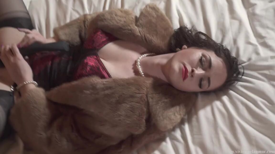 Vivienne L Amour Aka Vlproductionsuk Onlyfans Who Loves Fully Fashioned Seamed Nylon Stockings