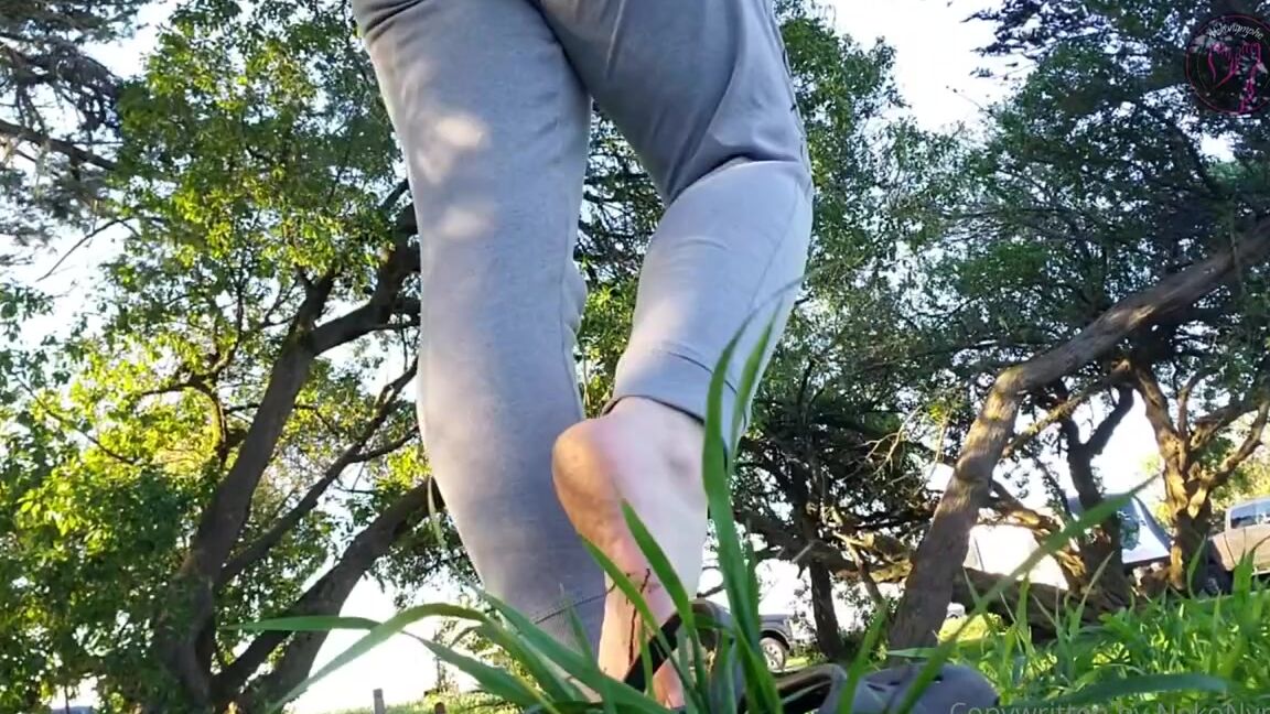 Nekonymphe Onlyfans Love My Natural Bear Feet In The Dirt Grass Av