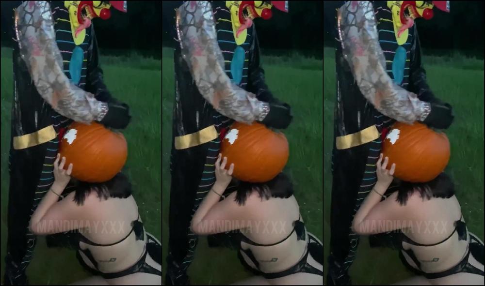 Mandimayxxx Mandi May Gives Clown Pumpkin Pussy