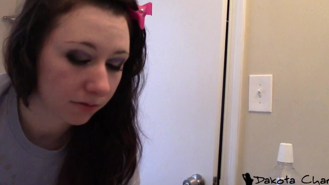 Dakotacharmsxxx Applying The Mask