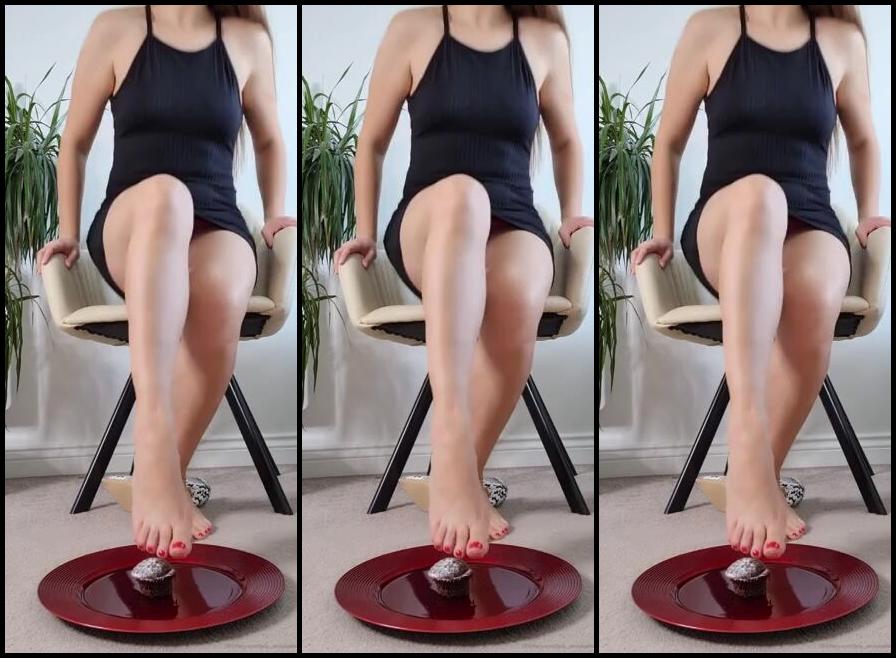 Lady Annabelle Onlyfans And When You Thought Mistress Forgot About Your Birthday There It Is A Massive Plate With A Tiny