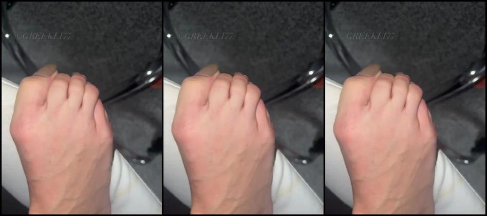 Greek Goddess Li Aka Greekli77 Onlyfans Sitting Here Smelling My Own Feet Bc I Just Took My Socks Off And They Smell 57