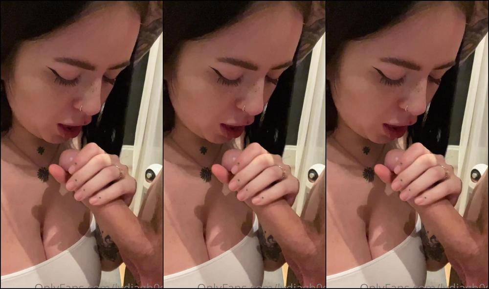 Lydiagh0St 2017249474 01 26 2021 Handheld Deep Throat So You Can Get The Closest View Featuring Dinerodan