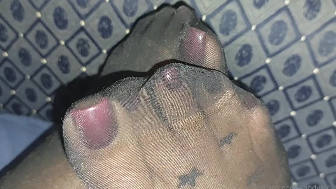 Mica Sandy Nicknamed Sandysmallfeet Onlyfans This Was A Quick Quiet And Secret Video Because My Dad Was Sleeping In The