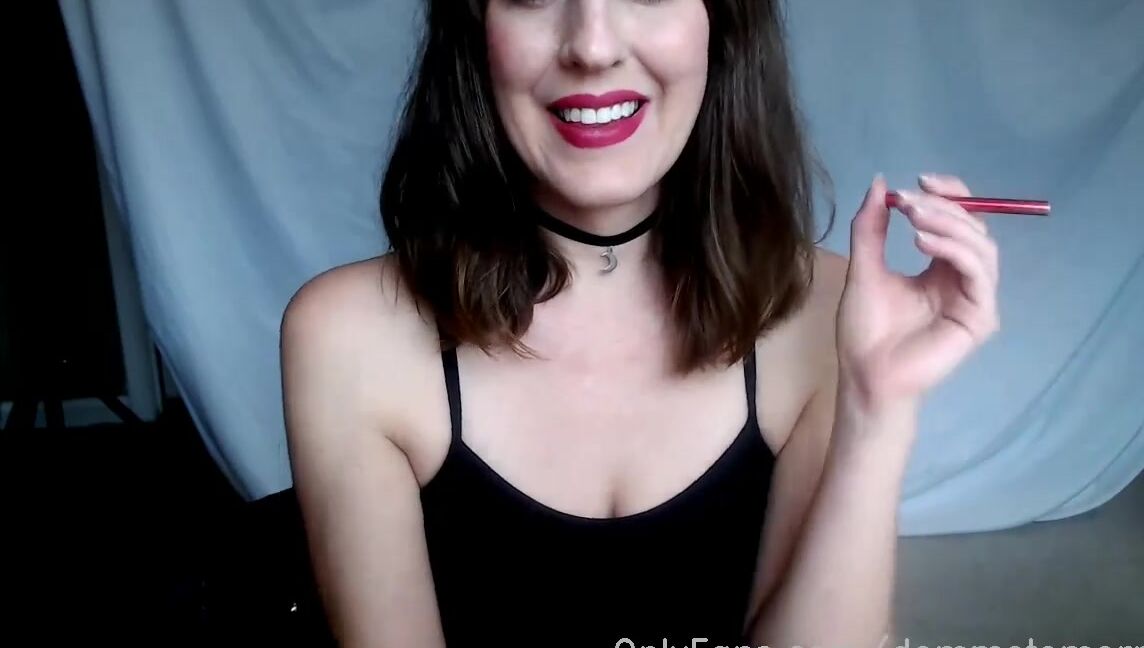 Ms Tomorrow Nicknamed Dommetomorrow Onlyfans Stream Started At 06172020 0812 Pm Opening Presents From Subs