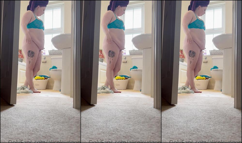 Alicelovegood Step Bro You Really Shouldn T Be Watching Your Step Onlyfans