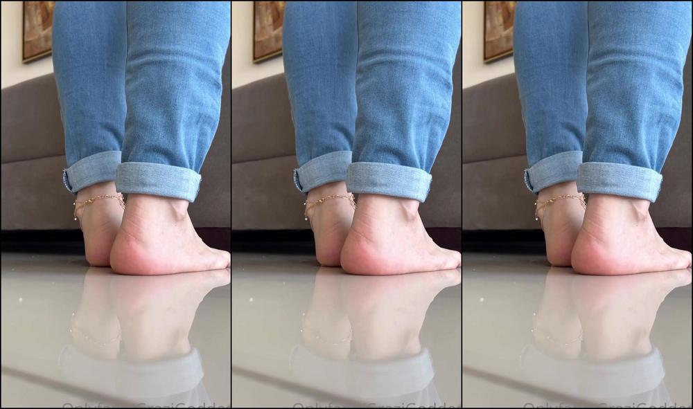 Grazigoddess 2894089151 06 05 2023 Big Feet