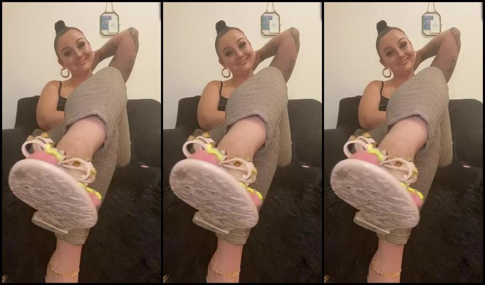 Anushkavelvet Onlyfans If You Have A Tiny Cock And Live For My Flip Flops This Is For You Sph Humiliation Dangle