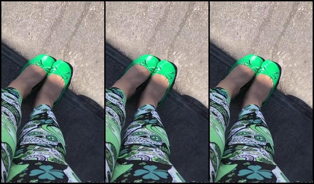 Ennie S Toes And Soles Nicknamed Enniestoes Onlyfans Stopped To Buy Gas And Put On A Little Show For The Guys Secretly Lusting Over Pretty Feet Would 2