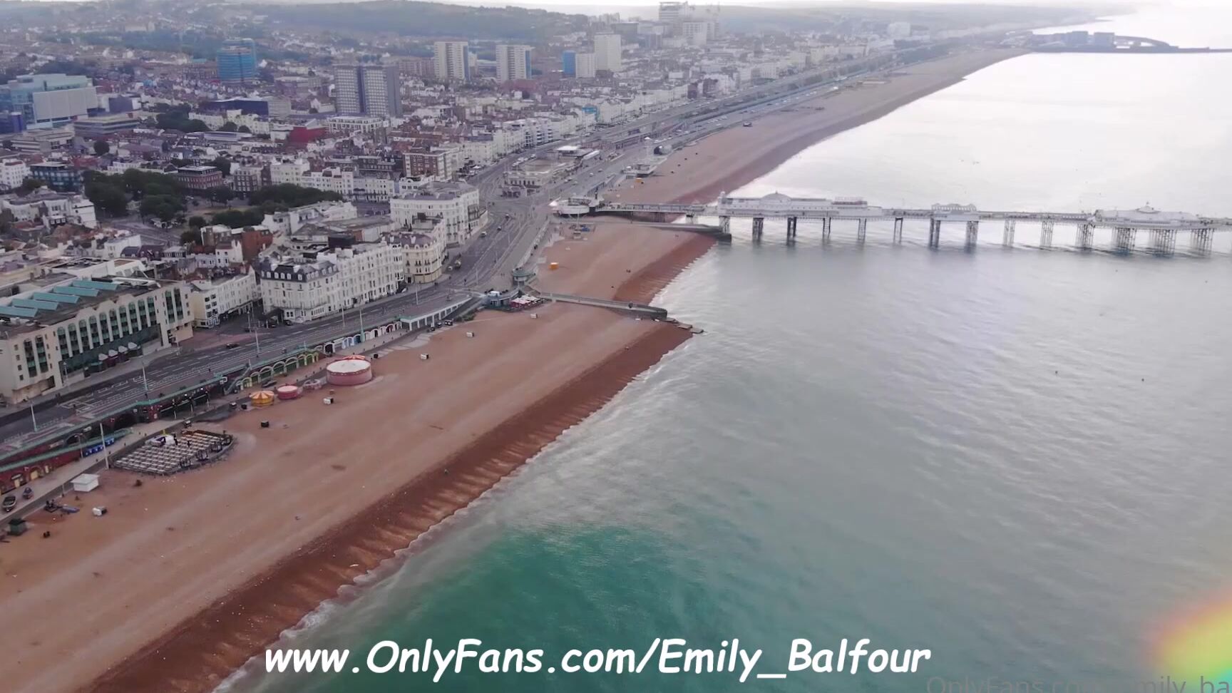 emily-balfour-24-01-2021-2016015020-the-brighton-skate-slut-movie-watch-me-skate-around-the-seafront-with-my-boobs-out-in-the