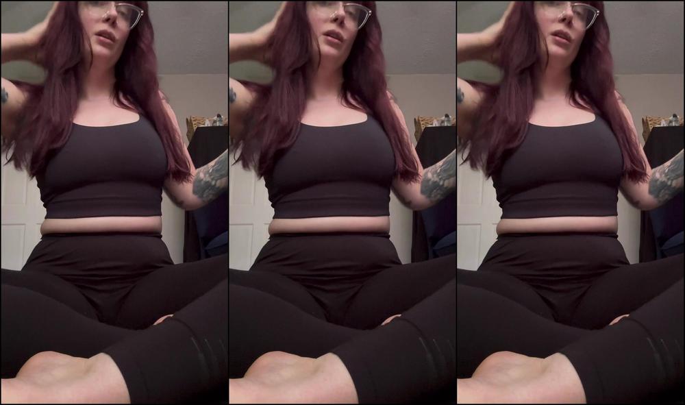 Roxierusalka 3385327372 07 02 2024 Teasing After My Yoga Practice Today Spending The Afternoon Shooting Some New Pics Amp Short