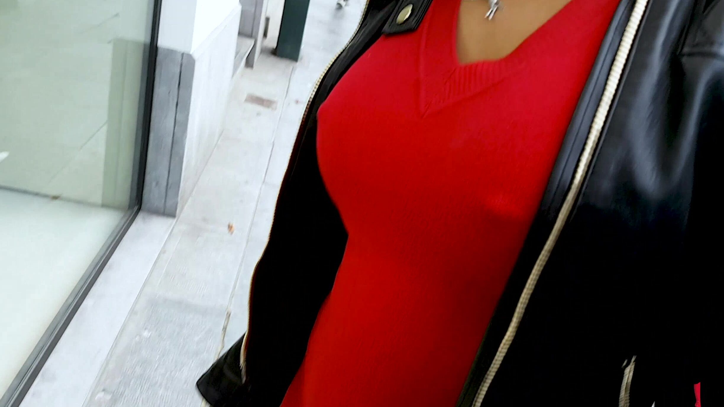 High Heels, Pee, Stocking, Leather julieskyhigh mira is shopping and peeing in emergency ManyVids