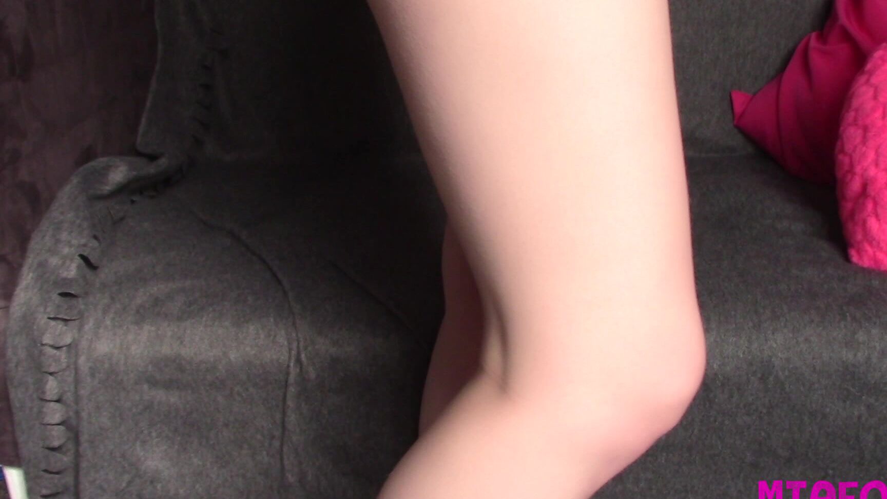 Mia Fox My Pad Bulge Is Hot