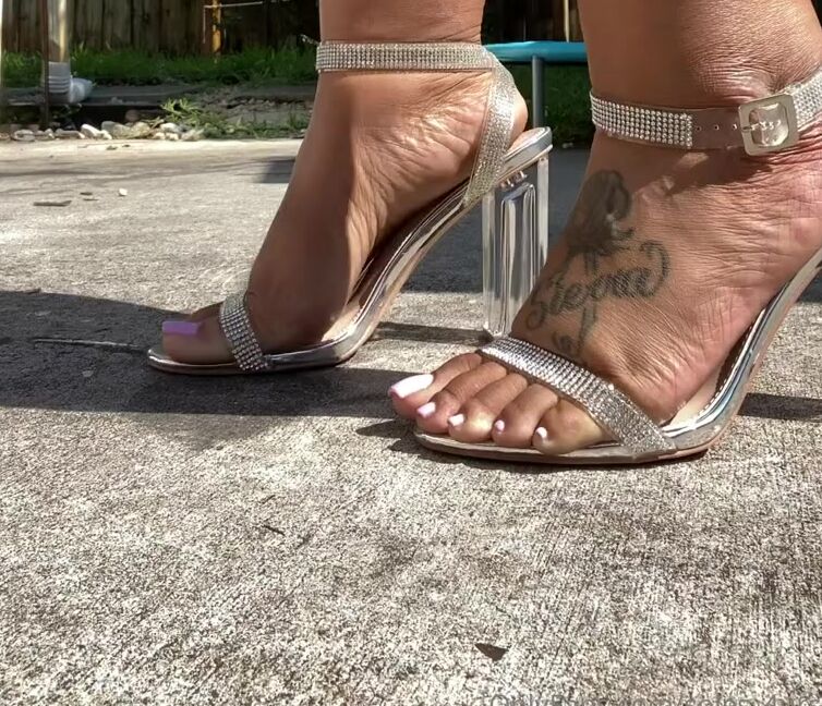 Goddess See Nicknamed Soles 4Ursoul Foot Fetish 05 24 2021 Onlyfans Video Yall So Spoiled