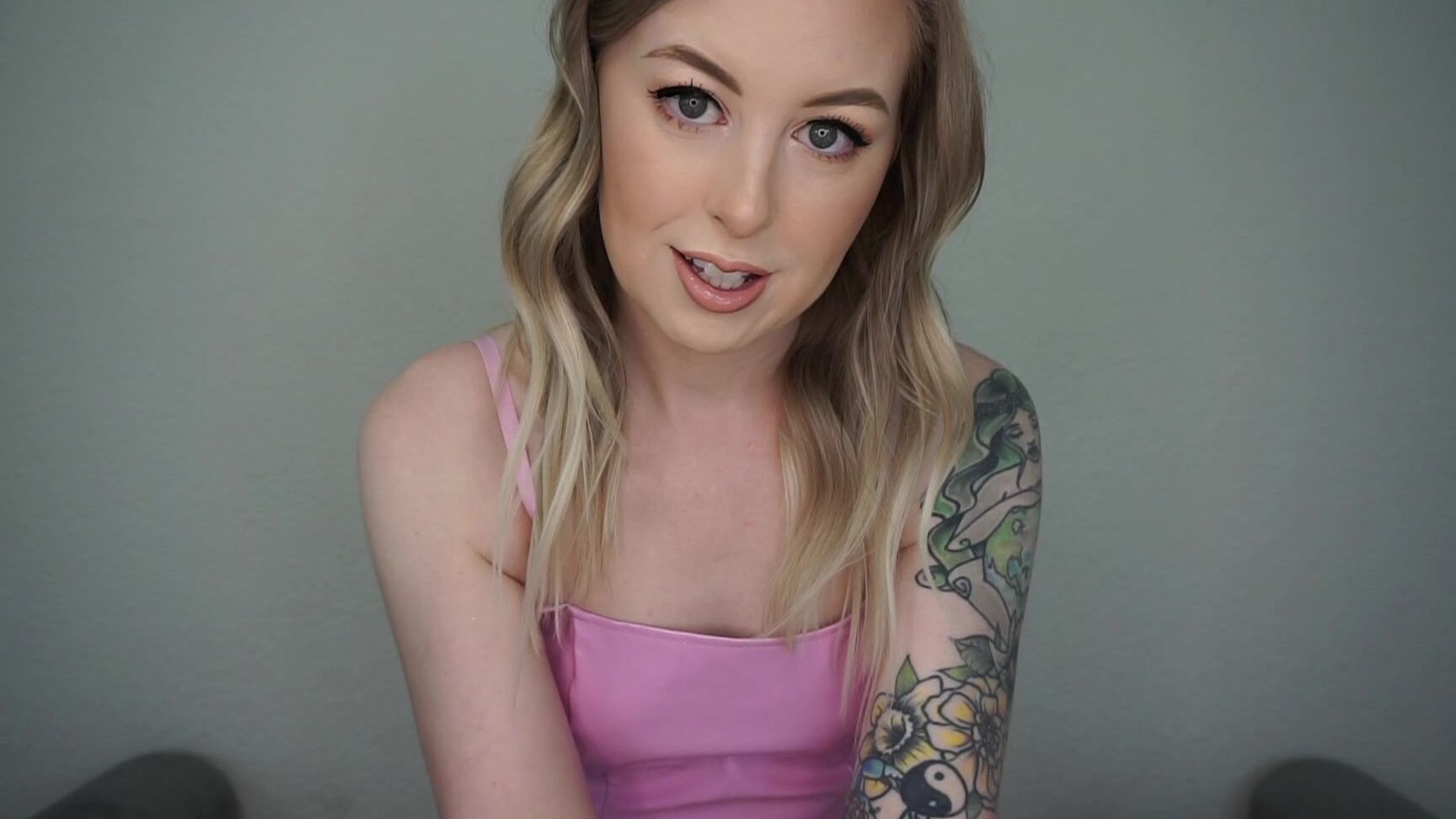 Mystie Mae Virtual Handjob In My Latex Dress Id