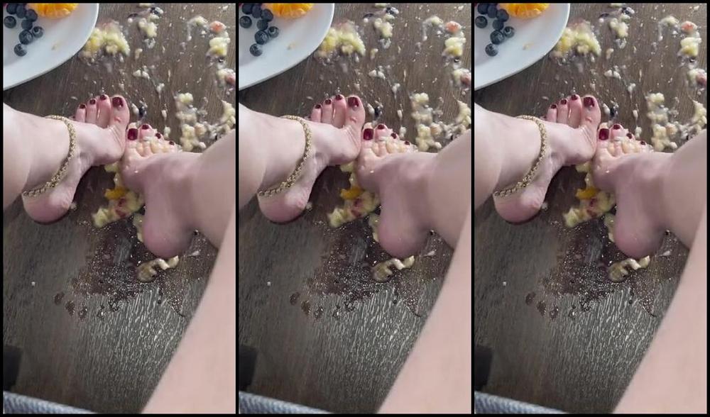 Waifu Jess Nicknamed Waifufeetmilkog Onlyfans Fruitsmash Mmmm Yumm Fresh Fruit Smoothie For You How About I Smash Your Face Inside It 6