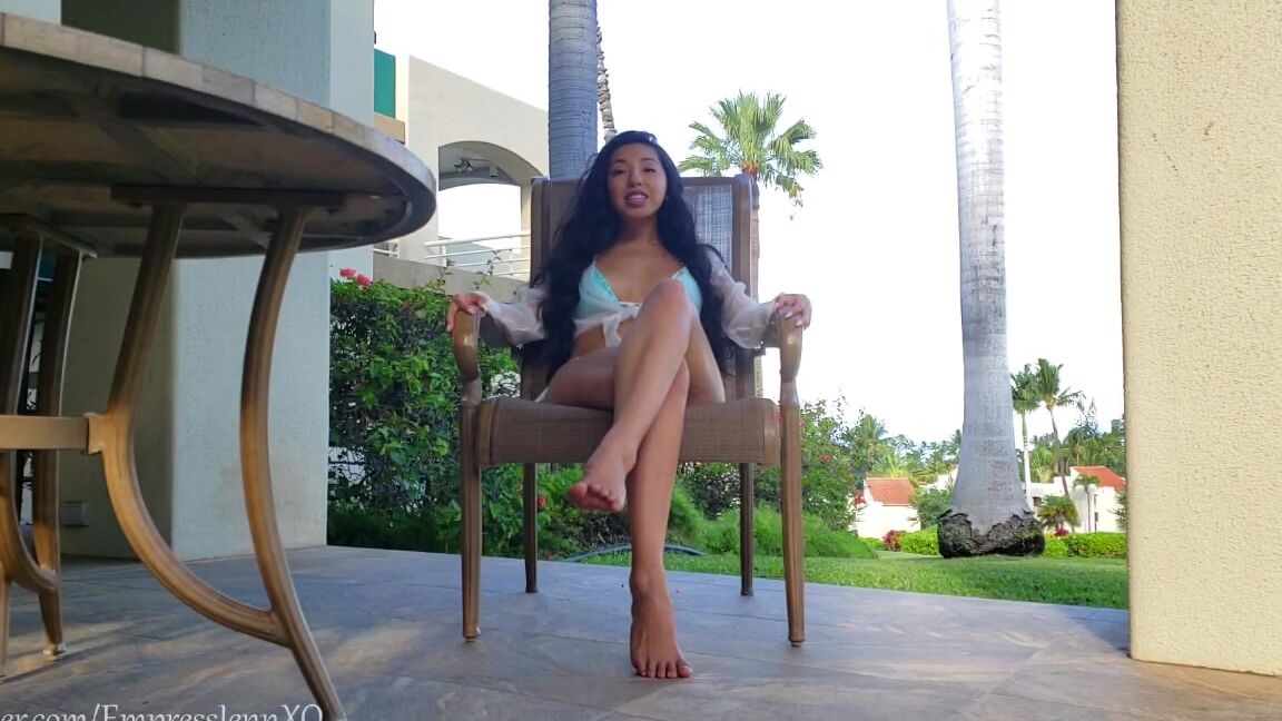 Empress Jennifer Slave Away While I Play