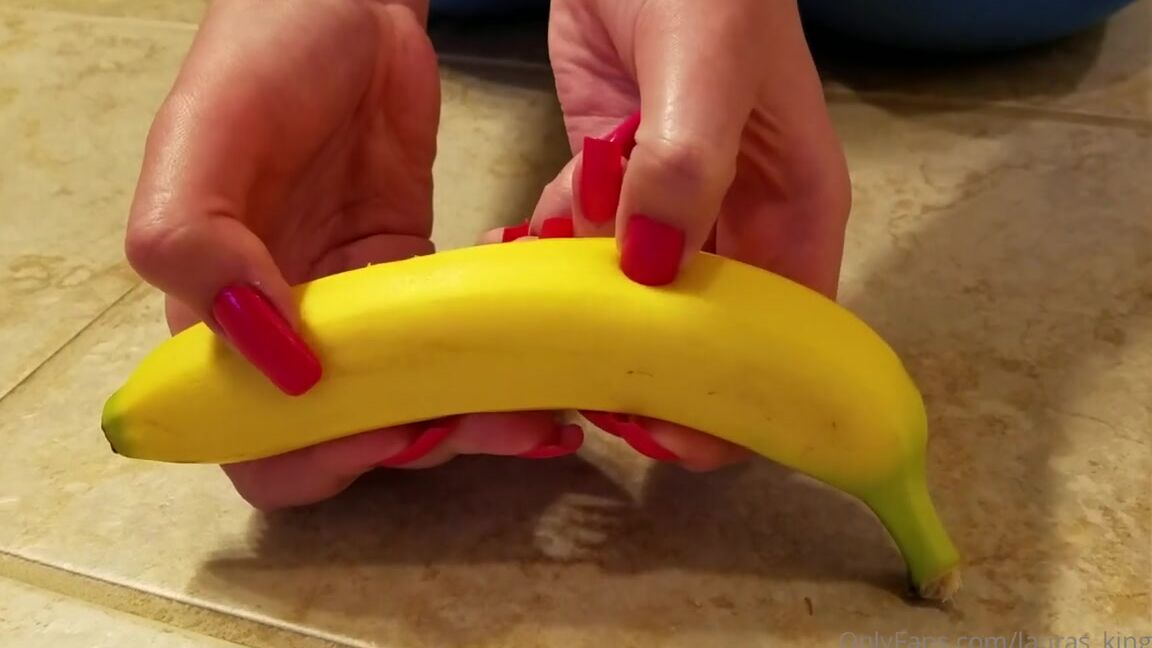 Lalalaura Nicknamed Lauras Kingdom 12 06 2022 Onlyfans Video Nameless Banana Crush