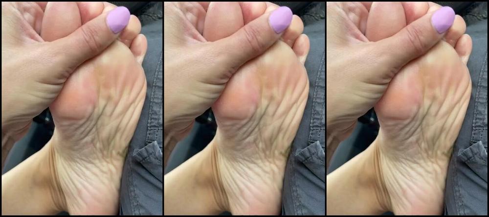 Goddesssuzie26 07 17 2024 Onlyfans Video I Want You To Spend The Day Lost Mindlessly In My Wrinkled Soles