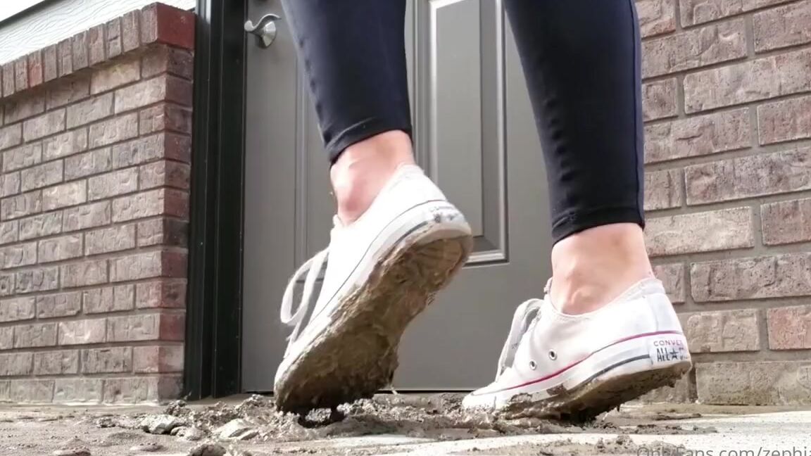 Worldgoddess Onlyfans You Cant Be This Pathetic Are You Shoe Licker Eat It If Youre Really Lucky There Might Even