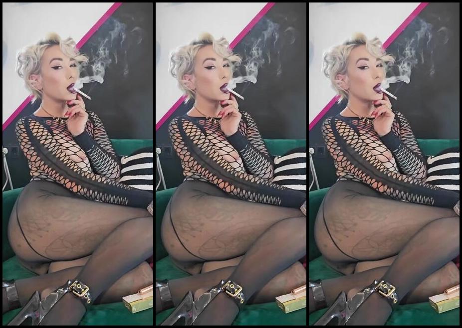 Queen Kinkerbell Nicknamed Kinkerbell23 Onlyfans Back With A Bang Showing Off My Sexy New Latex Heels As I Smoke My Delicious