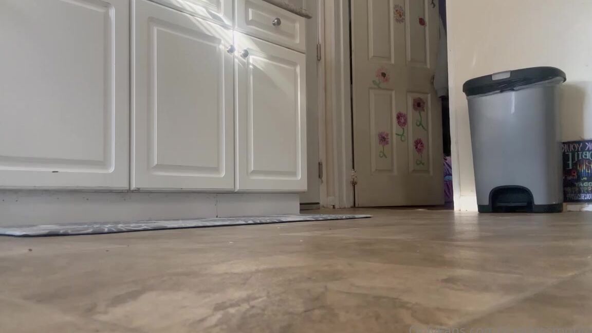 Goddessmonica00W Onlyfans White Old Navy Walk Aroundp