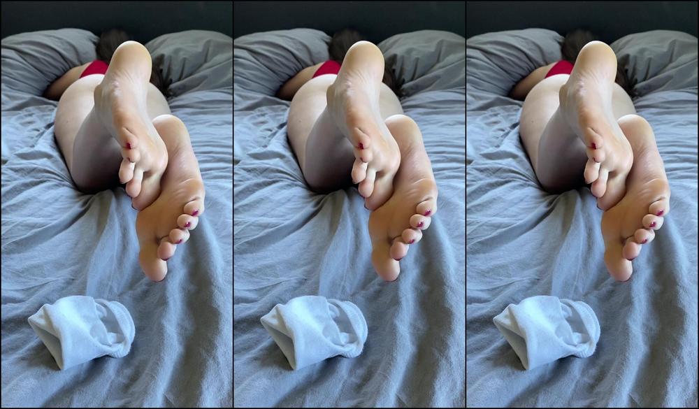 Averyysfeet You Have Minutes To Cum For My Booty And Soles Can You Make It