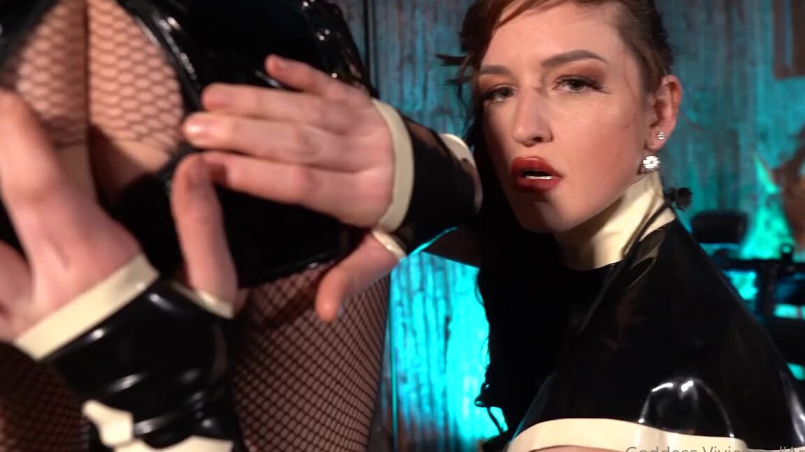 Vivienne L Amour Aka Vlproductionsuk Onlyfans Treating You Today To New Content A Sexy Lesbo Bum Tease With Missyjanefemdom You Can Tip If