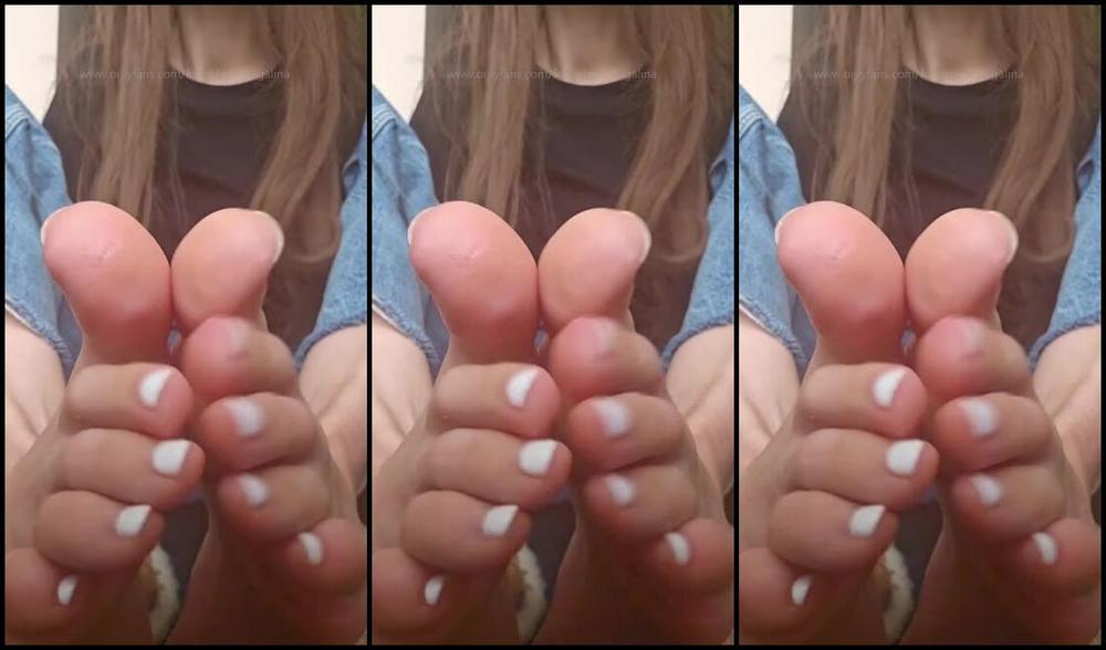 Footish Queen Galina Nicknamed Footishqueengalina 12 20 2024 Onlyfans Video Are You Getting Into The Christmas Mood Yet