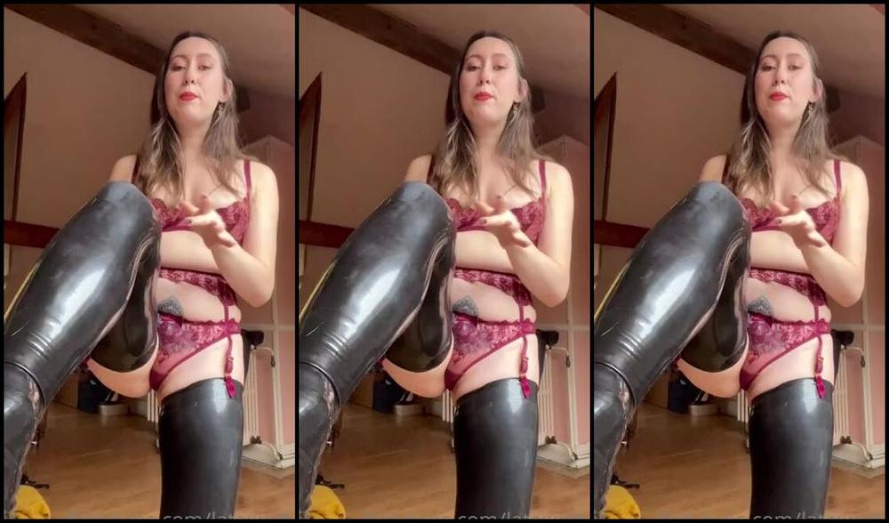 Goddess Lexi Chill Nicknamed Latexnhill Onlyfans Its Playtime Pet You Can Follow Basic Instructions Cant You Red Light Green Light Edge Edge 6