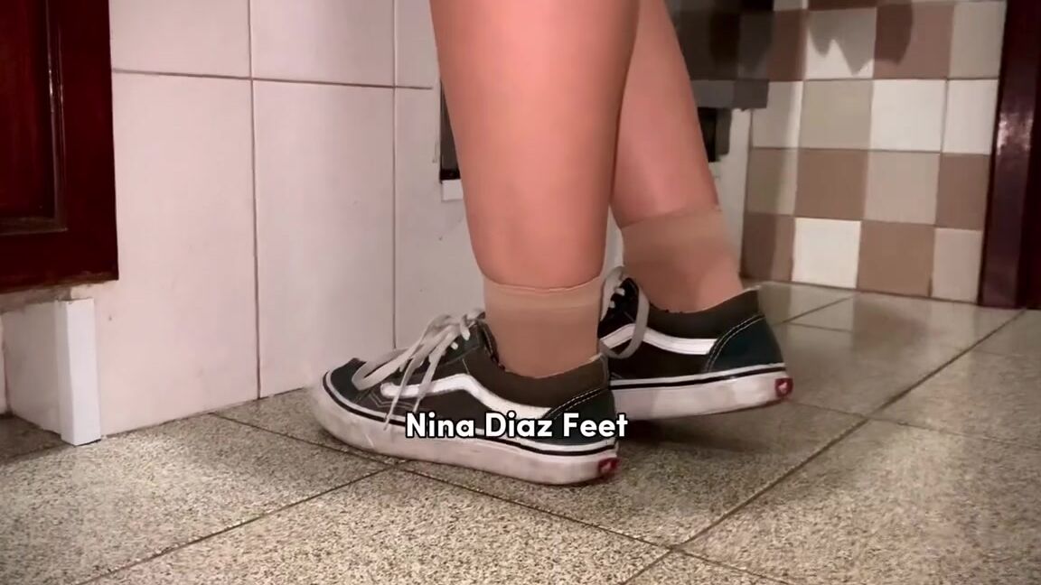 Nina S Feet Nicknamed Ninadiaz Feet Onlyfans Drinking My Reeking Socks Tea Today Is A Good Surprise Day I Wore