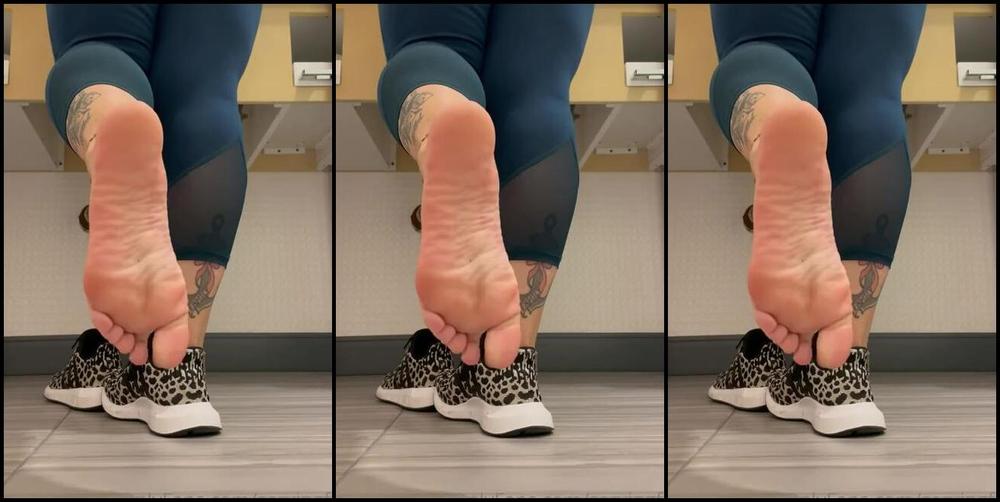 Servingbarefeet Aka Servingfet Onlyfans I Always Get The Same Question How Do I Make Em This Soft It S Sweat Sweat Is My Secret Weapon