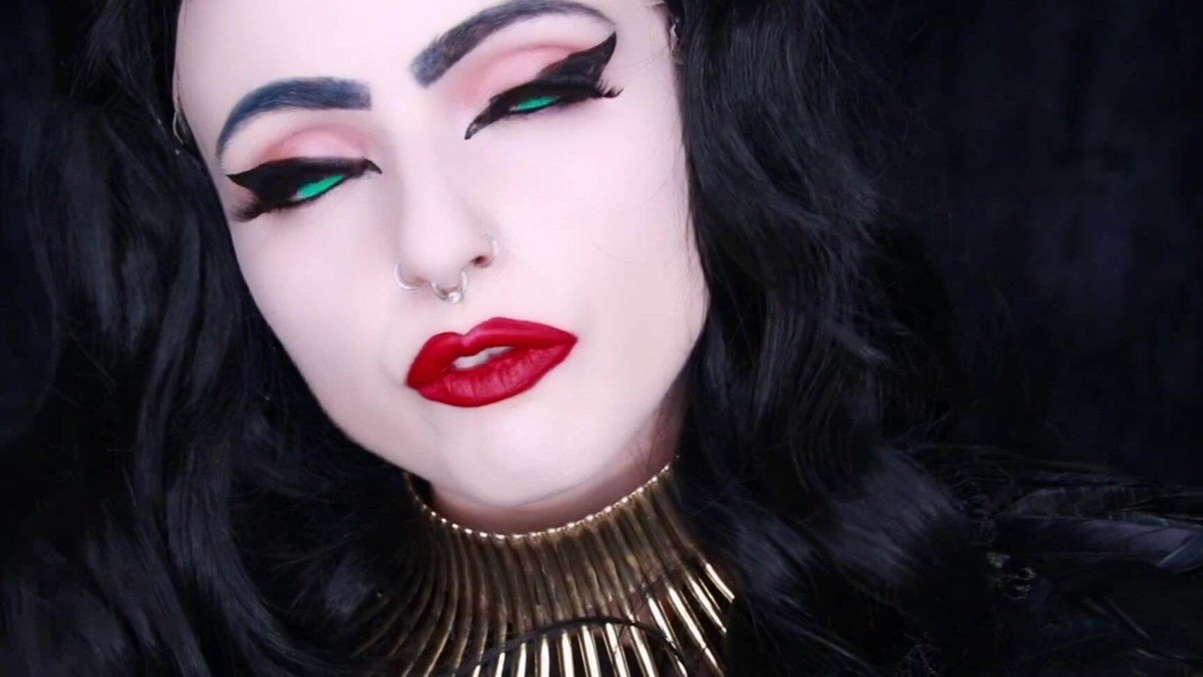 Empress Poison A Treat For My Fans Her Majesty S Boots Lick Them Clean