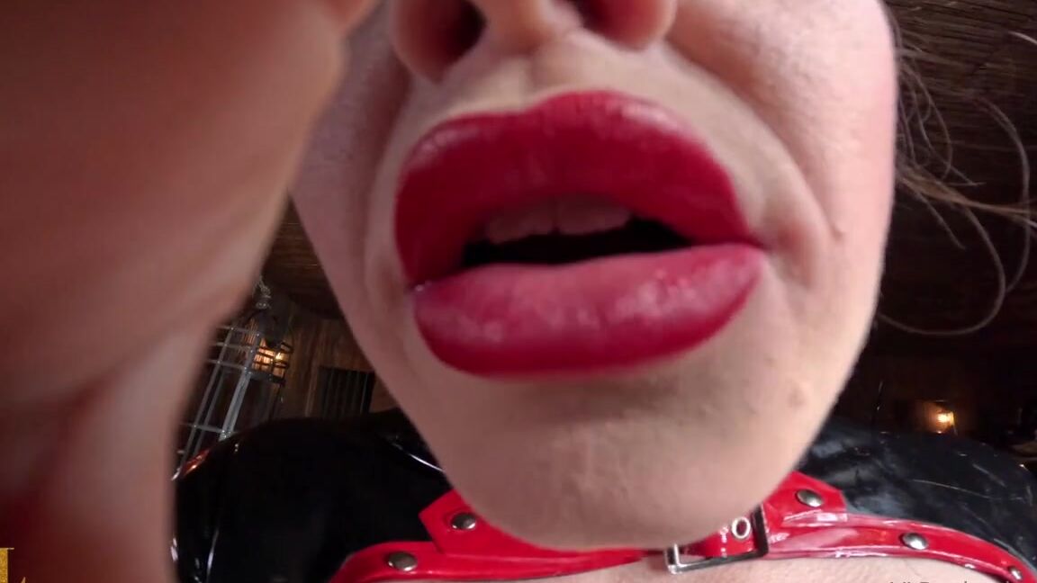 Vivienne L Amour Aka Vlproductionsuk Onlyfans Viviennes Box Of Horrors You Can Only Look Up In Horror As A Giantess Dominatrix Opens Her Box Of