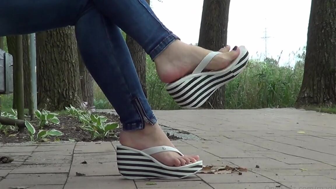 Madiheels Nicknamed Madiheels Onlyfans White Platform Flip Flops Sexy Walk In The Park By The Lake I Walk And
