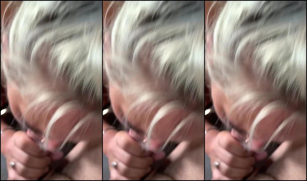 Amateur,Blow Jobs,Car Sex,Cum Swallowers,Public Blowjob fanfucks sucking a cock in the back of a car ManyVids