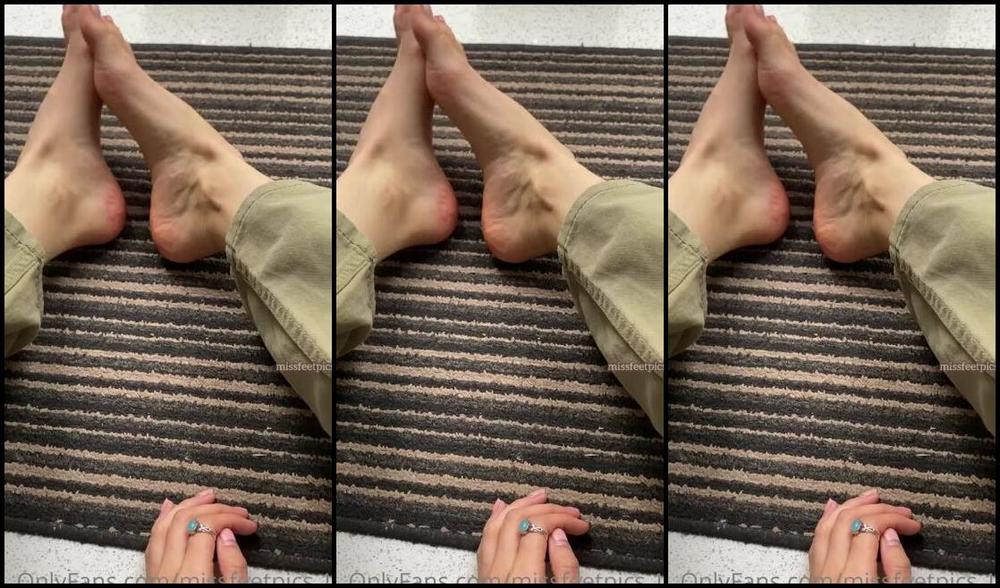 Alia Lizza Nicknamed Missfeetpics14 Onlyfans Literal Clouds