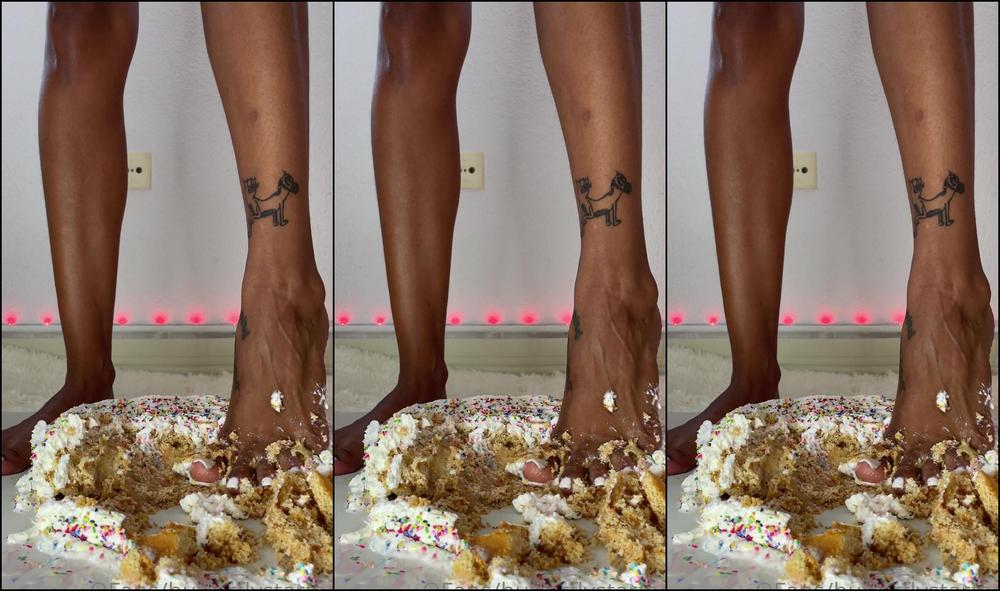 Fetishemmabff 2207091703 08 30 2021 Cake Crush Food Crush Is So Fun I Should Film More Videos Like This Plus I