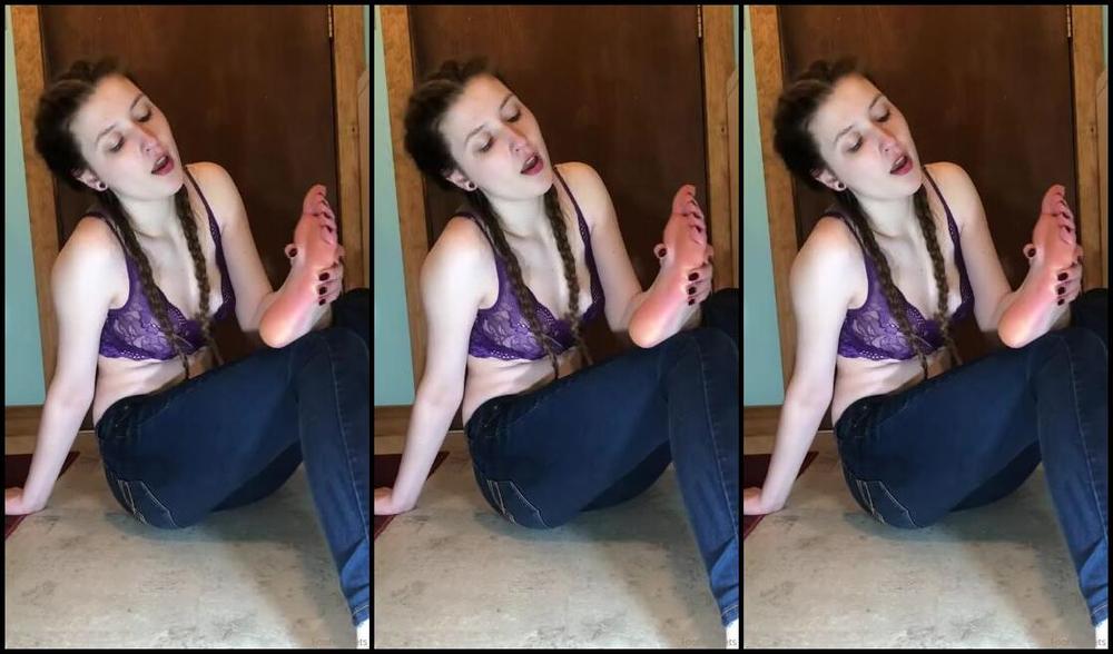 Delilah Nicknamed Footiesfeets Onlyfans Self Worship Joi
