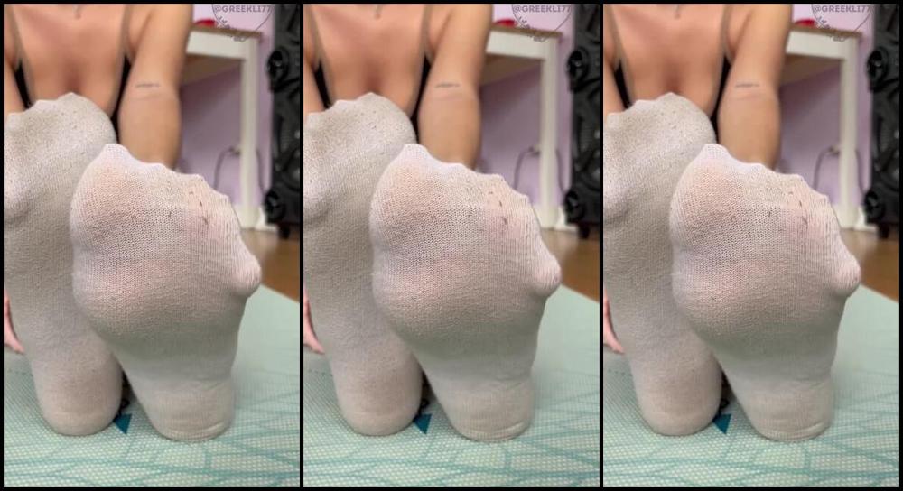 Greek Goddess Li Aka Greekli77 01 14 2025 Onlyfans Video Sexy Stinky Sock Removal Focusing On My Big Soles Volume Up For This One And