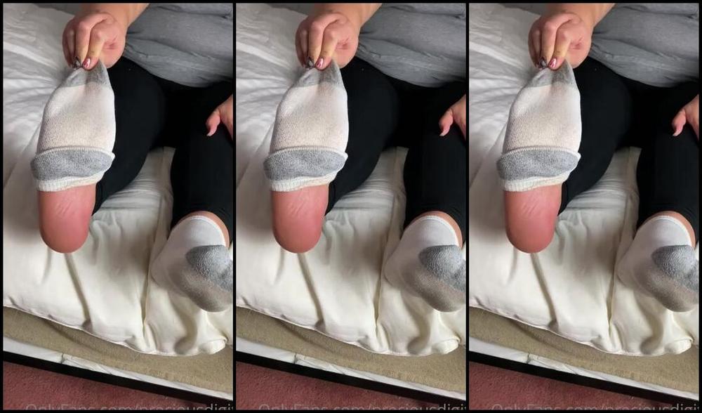 Preciousdigits Nicknamed Preciousdigits Foot Fetish 10 24 2021 Onlyfans Video After A Long Day In These Smelly Socks And Shoes Watch Me Remove Them And Get