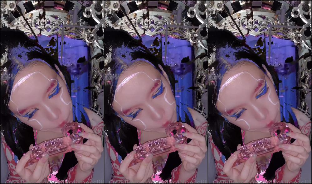 Hirarilily Red Eyes Licking Octopus Glass Dildo Min Sec