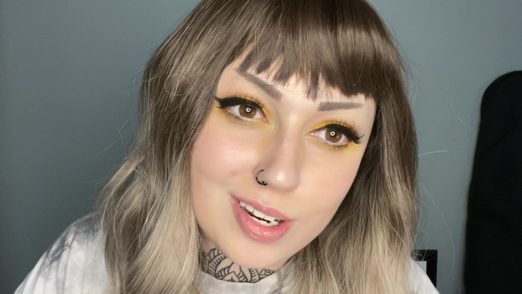 "MissValentina" caning, femdom, spanking You Wanna Meet and Get Beat Manyvids