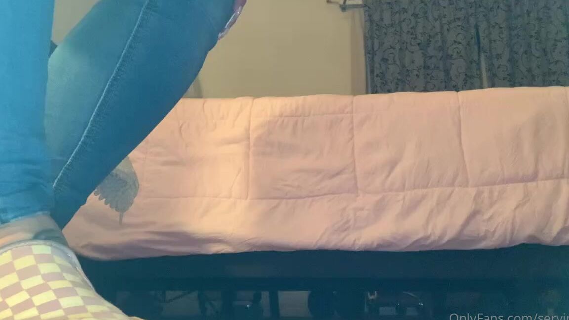 Servingbarefeet Aka Servingfet Onlyfans Ridiculously Pruny That S How Sweaty My Feet Were Per Request A Jammy Return To Cali In My Vans