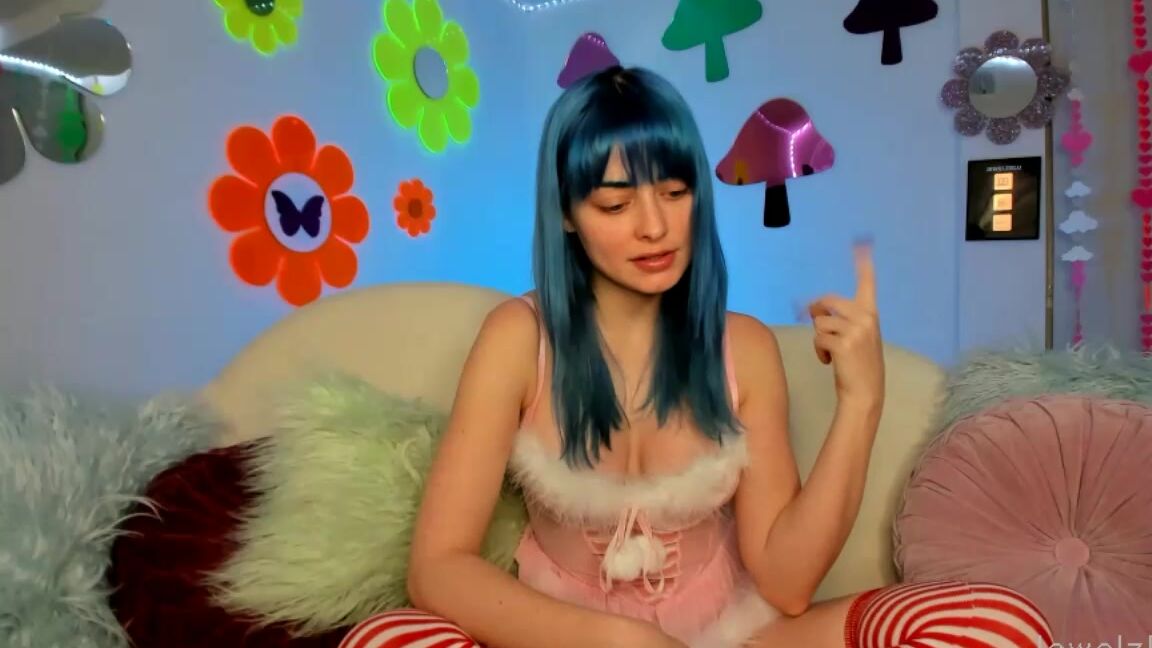 Jewelzblu Stream Started At Am Just Chatting Ps I Got Covid