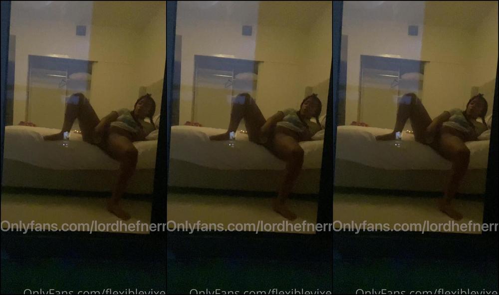 Flexiblevixen I Gave My Neighbors A Great View While Fucking My Pretty Pussy If You Were My Neighbor Wou