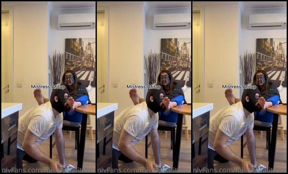 Onlyfans Model Mistress Afitap Aka Mistressafitapsultansweaty Socks Nd Feet After Gym Wiz My Slave Malko 7